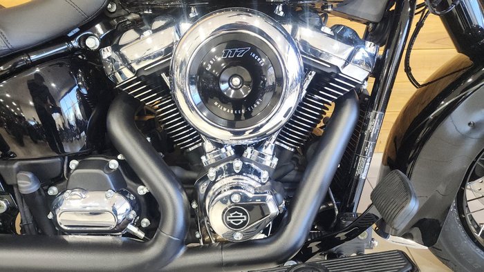 2026 HARLEY-DAVIDSON FLHC HERITAGE CLASSIC (117)
