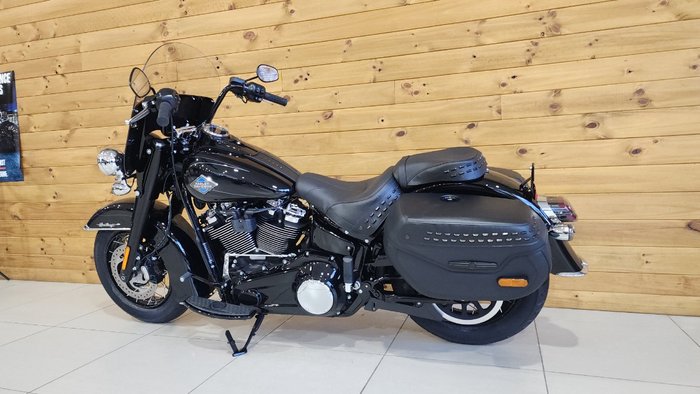 2026 HARLEY-DAVIDSON FLHC HERITAGE CLASSIC (117)