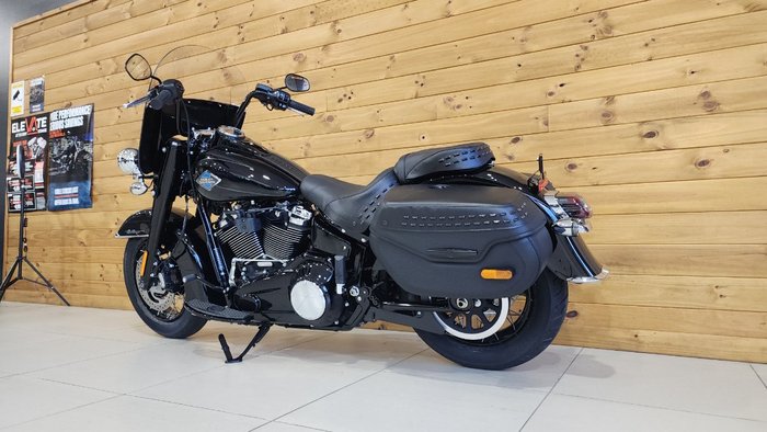 2026 HARLEY-DAVIDSON FLHC HERITAGE CLASSIC (117)