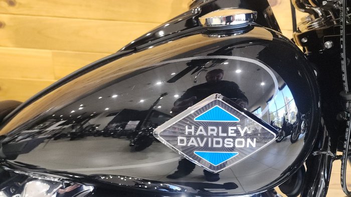 2026 HARLEY-DAVIDSON FLHC HERITAGE CLASSIC (117)