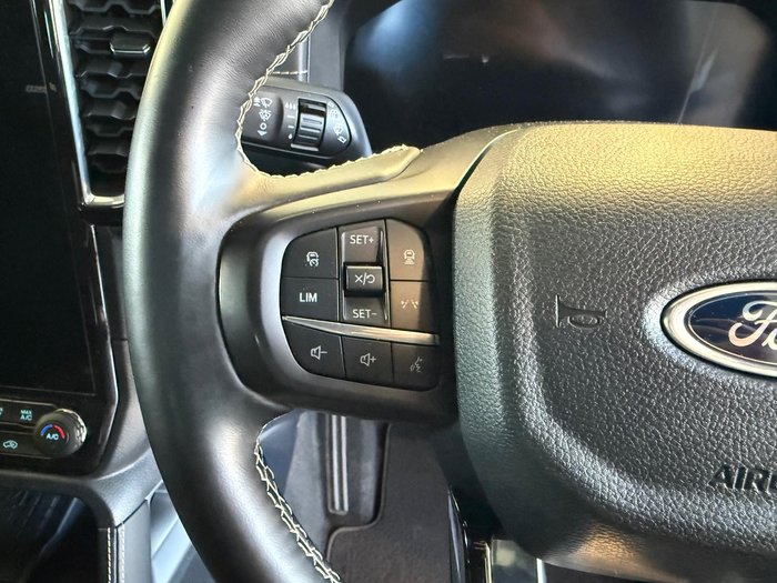 2022 Ford Everest Platinum