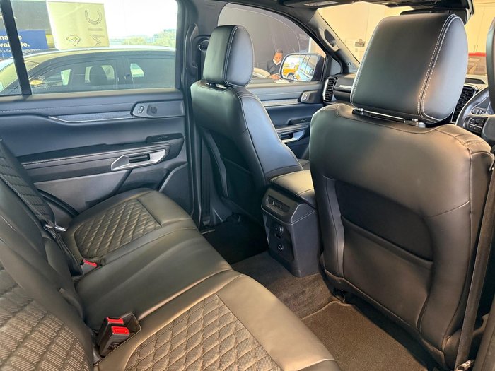 2022 Ford Everest Platinum