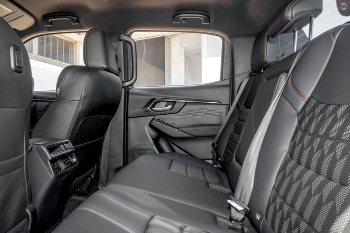 2026 Isuzu D-MAX X-TERRAIN MY25.5 4X4 Dual Range Wolfram Grey