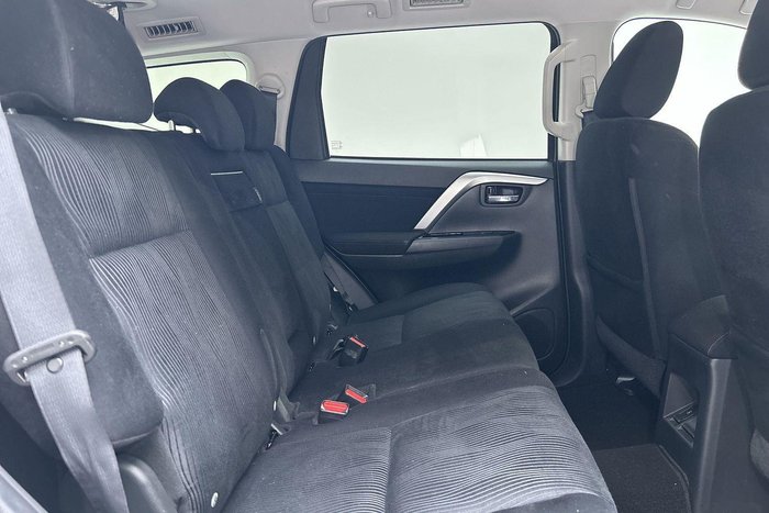 2022 Mitsubishi Pajero Sport GLS