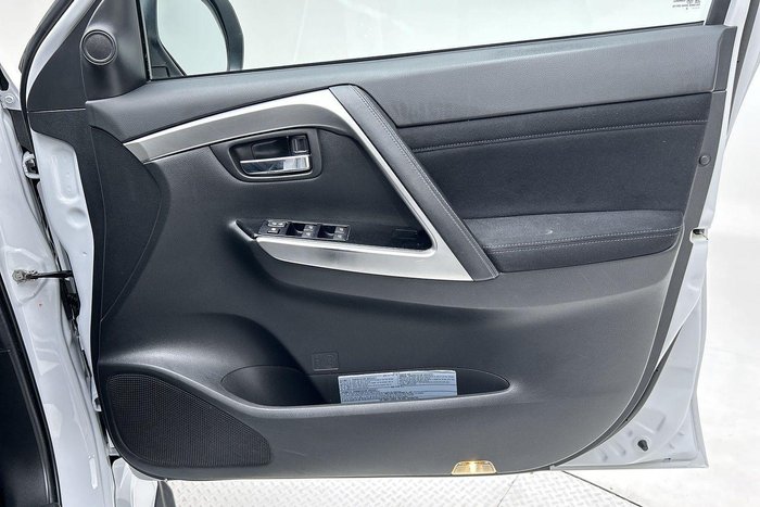 2022 Mitsubishi Pajero Sport GLS