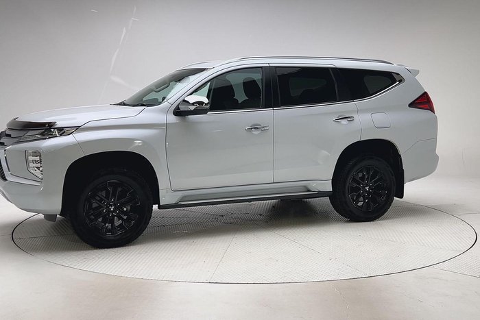 2022 Mitsubishi Pajero Sport GLS