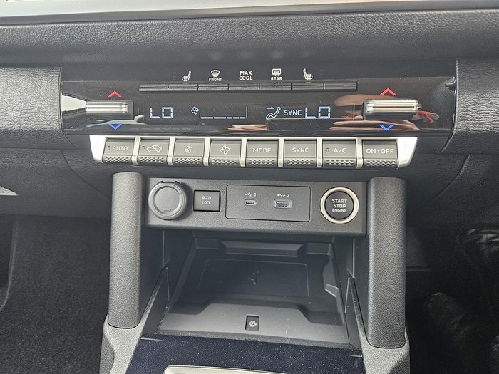 2026 Nissan Navara ST-X