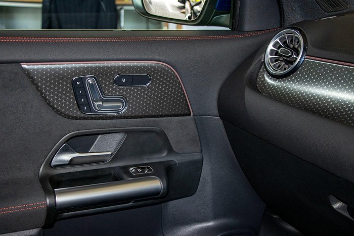 2025 Mercedes-Benz GLA-Class GLA250