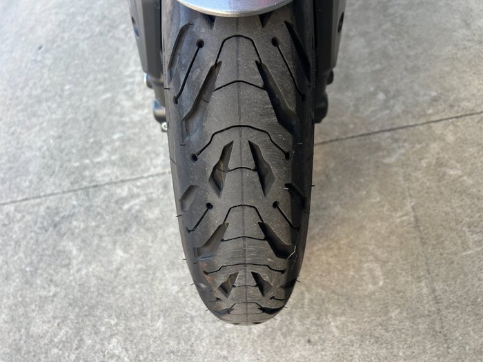 2023 Triumph STREET TRIPLE RS SILVER