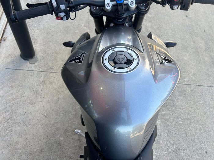 2023 Triumph STREET TRIPLE RS SILVER