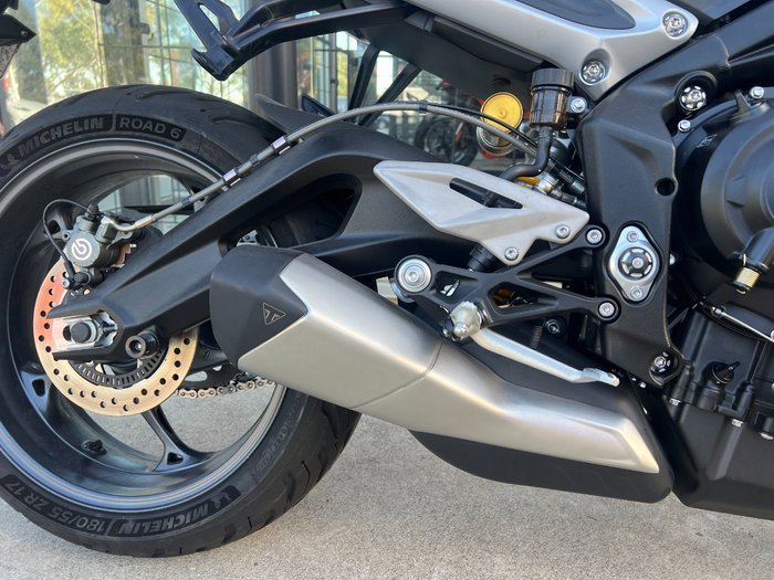 2023 Triumph STREET TRIPLE RS SILVER