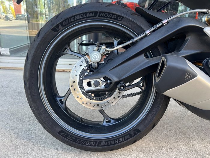 2023 Triumph STREET TRIPLE RS SILVER