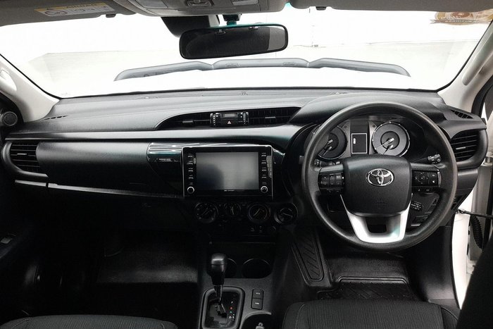 2022 Toyota Hilux SR