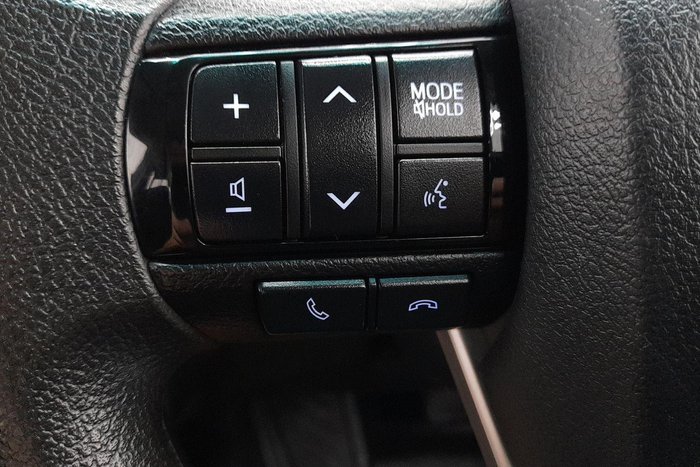 2022 Toyota Hilux SR