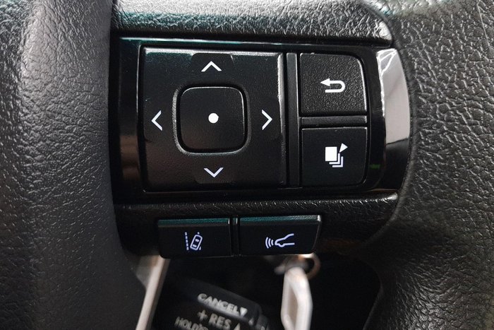 2022 Toyota Hilux SR