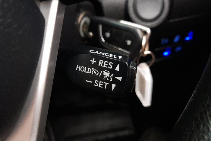 2022 Toyota Hilux SR