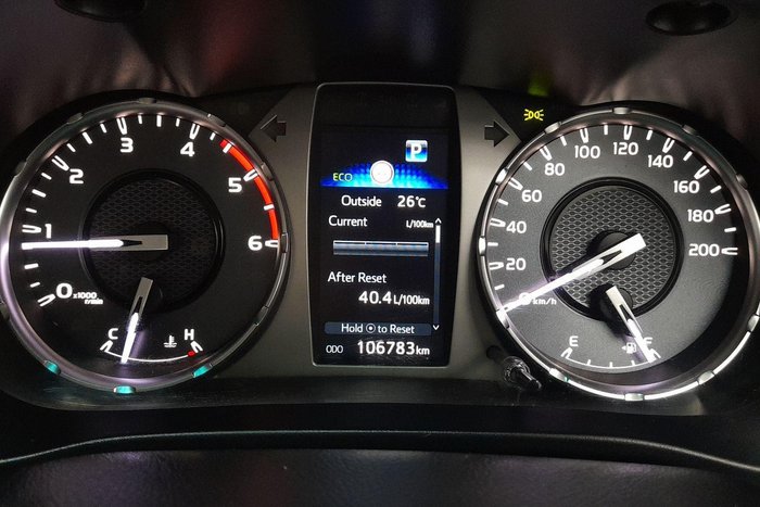 2022 Toyota Hilux SR