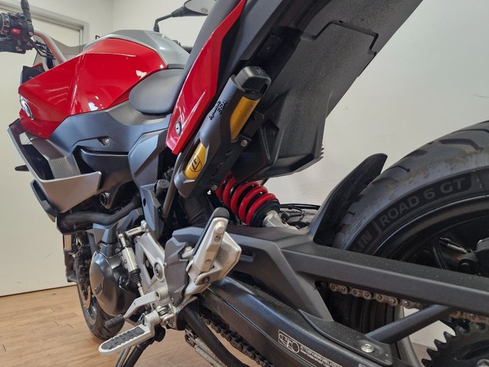 2022 BMW Motorrad F 900 XR SPORT RACING RED