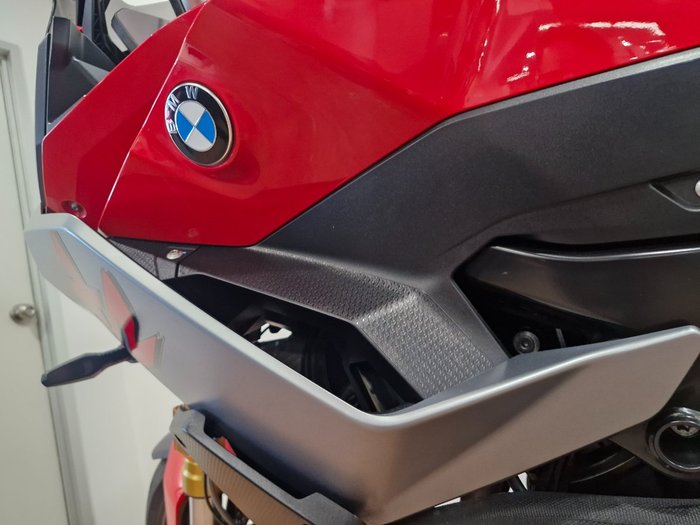 2022 BMW Motorrad F 900 XR SPORT RACING RED