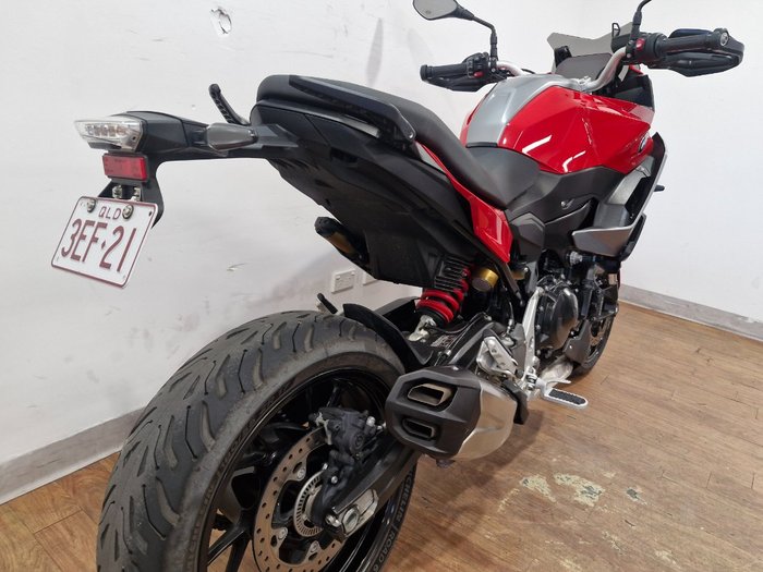 2022 BMW Motorrad F 900 XR SPORT RACING RED