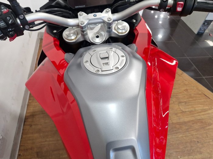 2022 BMW Motorrad F 900 XR SPORT RACING RED