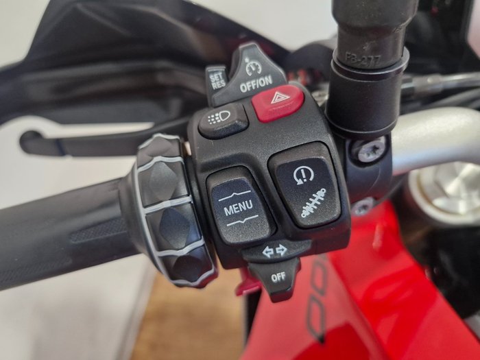 2022 BMW Motorrad F 900 XR SPORT RACING RED