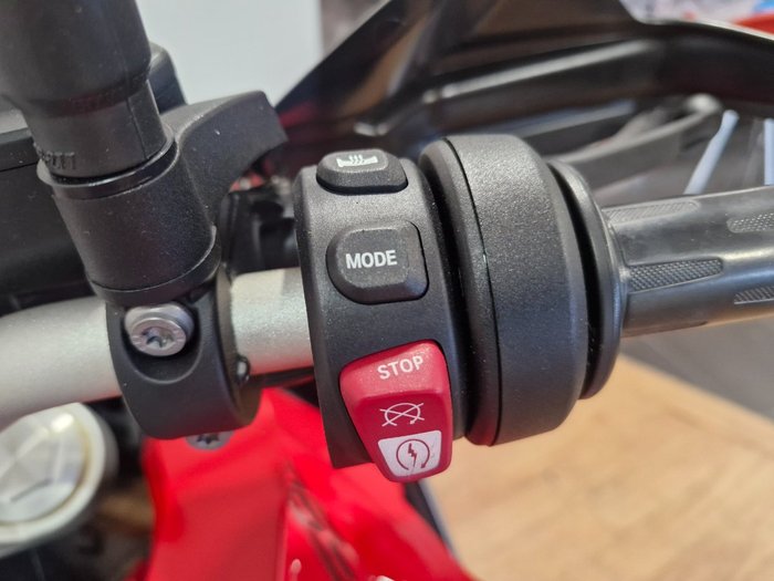 2022 BMW Motorrad F 900 XR SPORT RACING RED