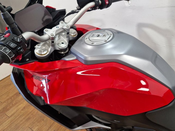 2022 BMW Motorrad F 900 XR SPORT RACING RED