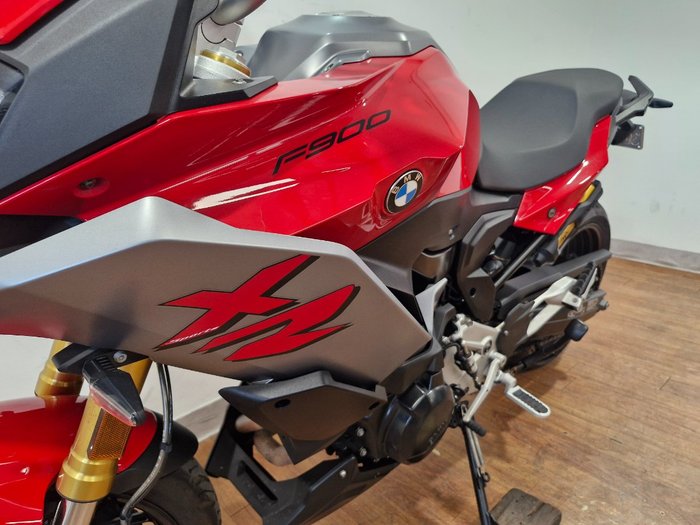 2022 BMW Motorrad F 900 XR SPORT RACING RED