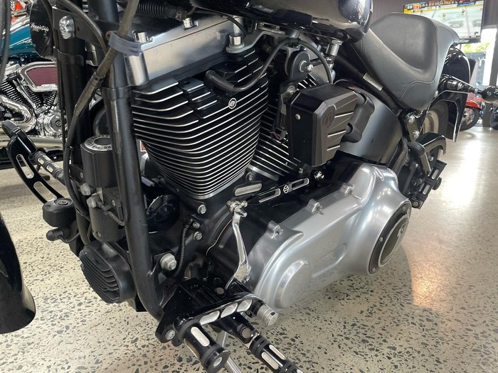 2013 Harley-Davidson Fat Boy Lo 1690 (FLSTFB) Softail Black