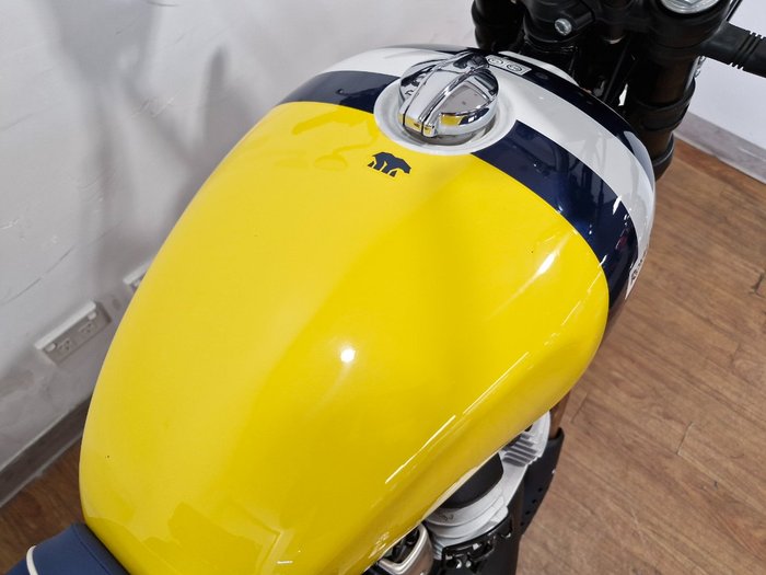 2025 Royal Enfield BEAR 650 YELLOW