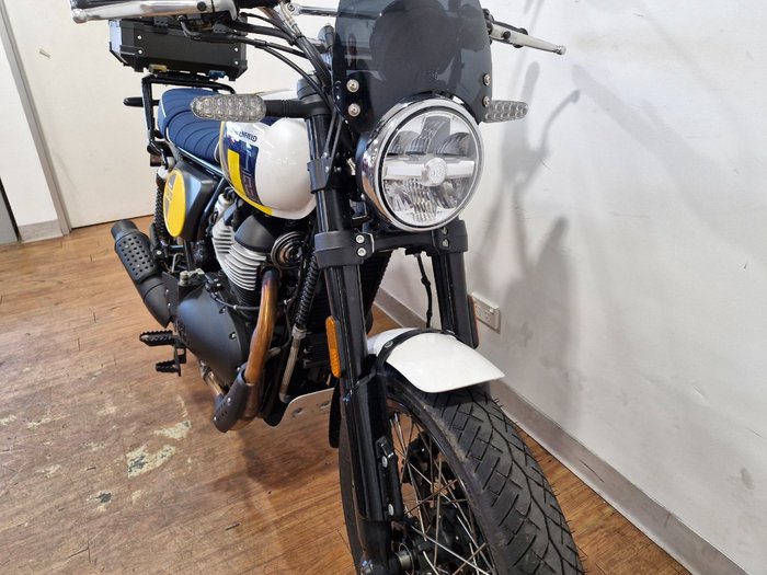 2025 Royal Enfield BEAR 650 YELLOW