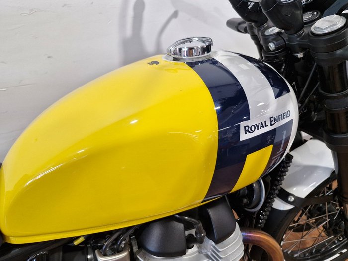 2025 Royal Enfield BEAR 650 YELLOW