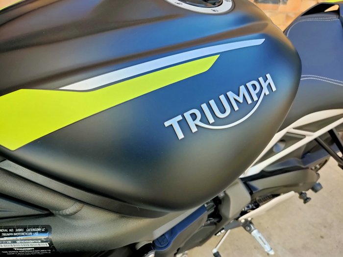 2021 TRIUMPH STREET TRIPLE RS ROAD BLACK
