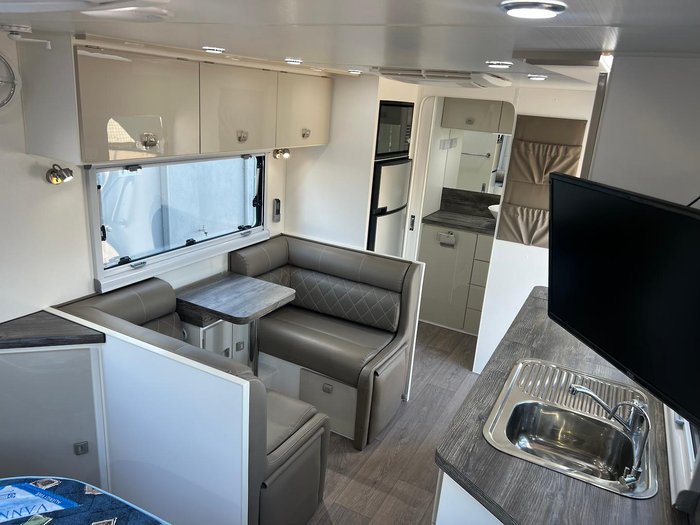 2019 Design RV Forerunner Van 1-1, 18'8''