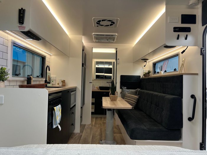 2026 Traveller Track 17'