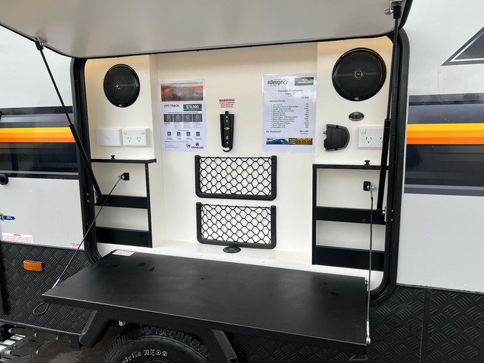 2026 Traveller Track 17'