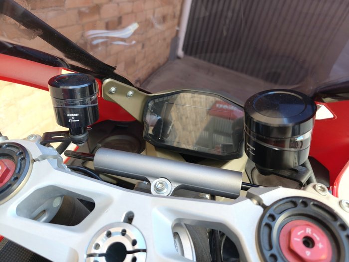 2013 DUCATI 1199 PANIGALE ROAD RED