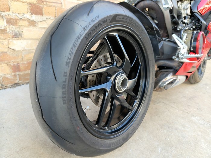 2013 DUCATI 1199 PANIGALE ROAD RED