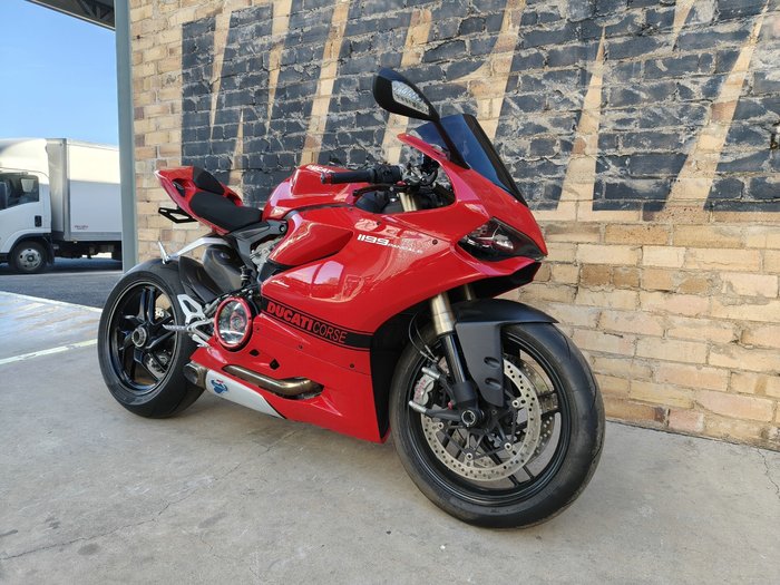 2013 DUCATI 1199 PANIGALE ROAD RED