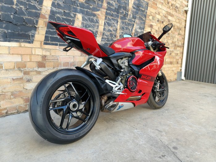 2013 DUCATI 1199 PANIGALE ROAD RED
