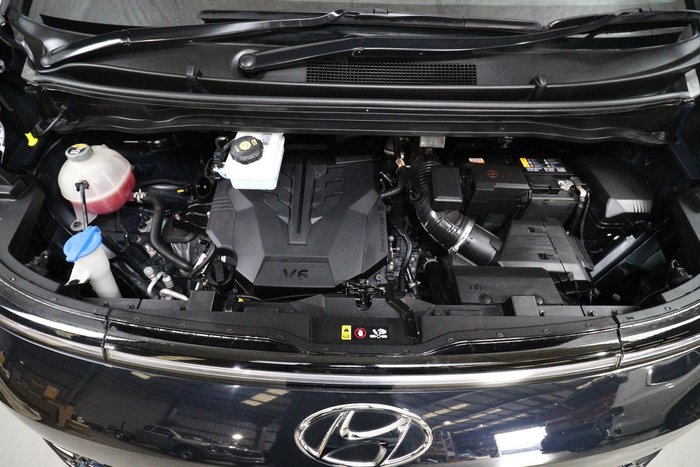 2021 Hyundai STARIA Highlander