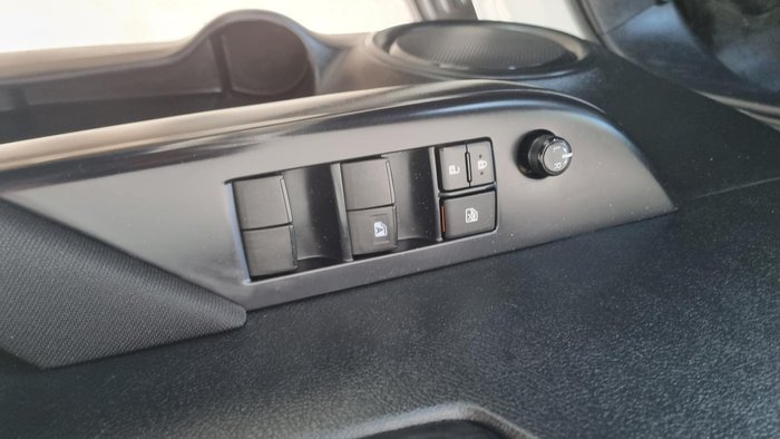 2022 Toyota Hilux SR