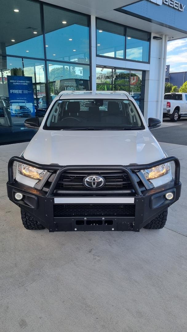 2022 Toyota Hilux SR