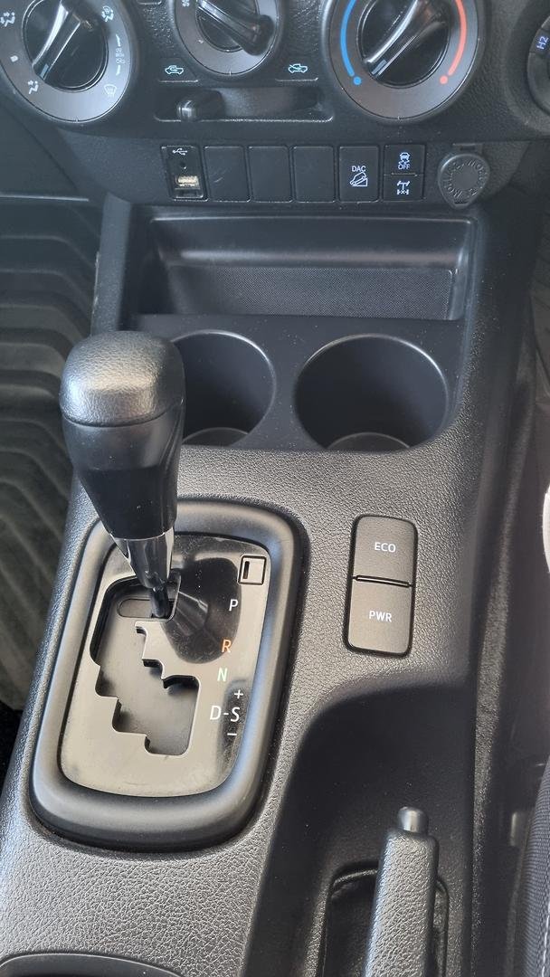 2022 Toyota Hilux SR