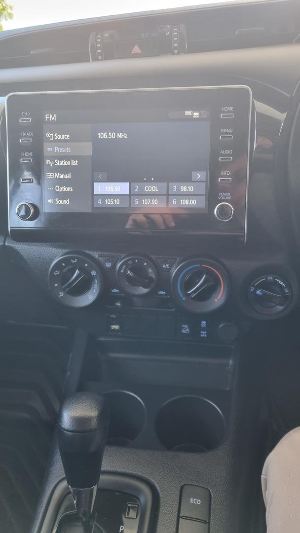 2022 Toyota Hilux SR