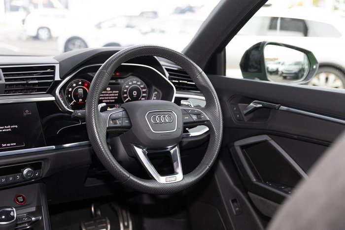 2022 Audi RS Q3