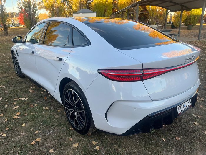 2025 BYD SEAL Premium