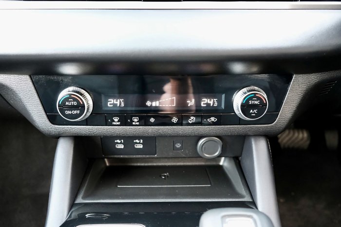2025 Mitsubishi Outlander LS