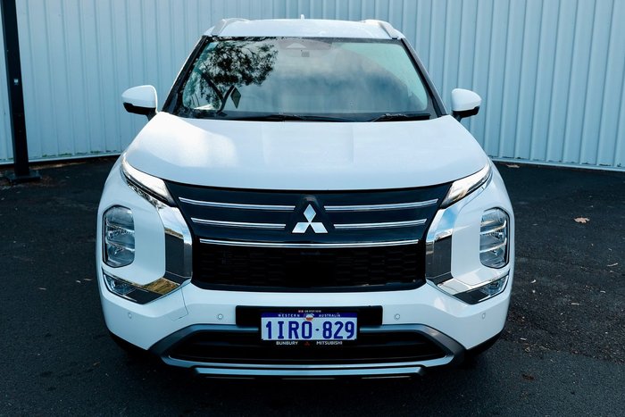 2025 Mitsubishi Outlander LS